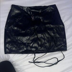 SHEIN Black Faux Leather Mini Skirt